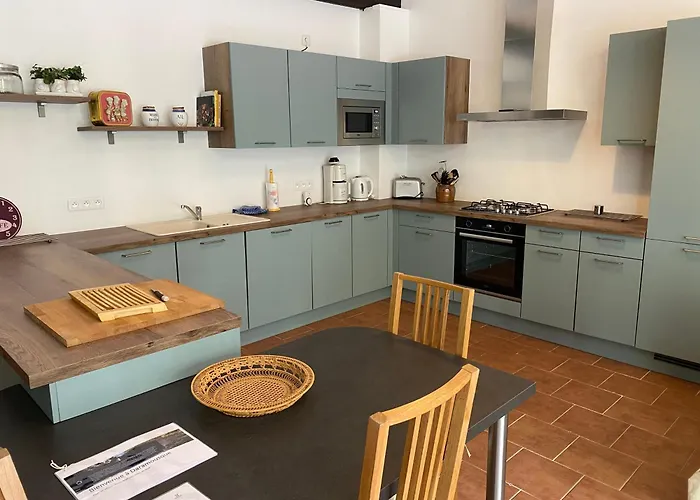 Le De Daramousque * مونكلار دو كيارْسي