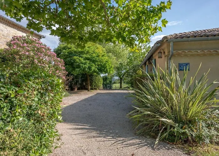 Le De Daramousque مونكلار دو كيارْسي